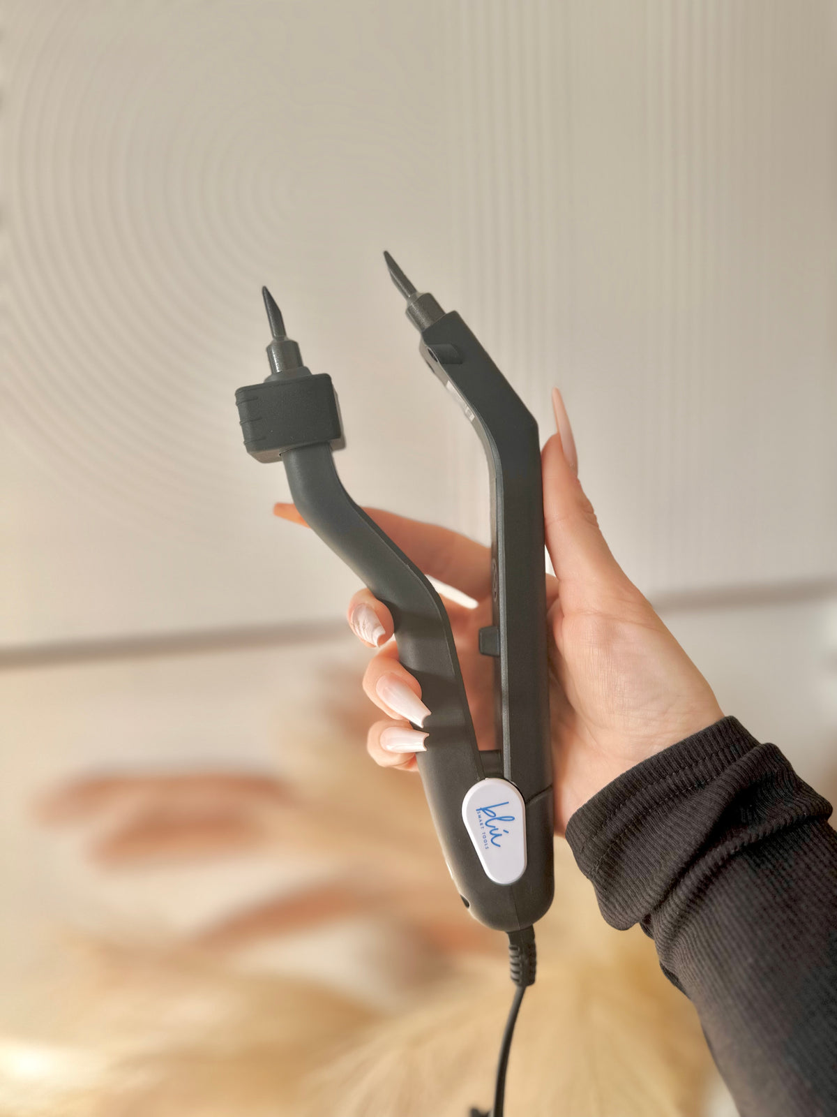 Blú - The Industries Smartest Hair Extension Tools – Blu Smart Tools